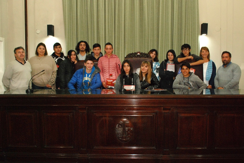 VISITA GUIADA DE ALUMNOS DE LA ESCUELA ENSEÑANZA SECUNDARIA N°1 AL HCD